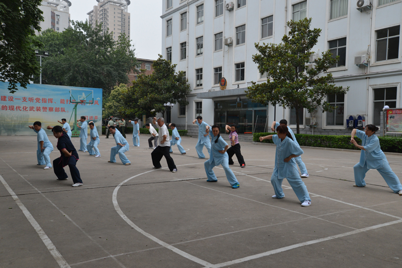 聘請陳式太極拳知名教練教學，開展太極拳興趣小組活動。